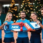 Fiv padeltennisentusiasten et Nox padelbat i julegave
